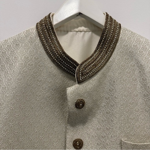 Elegant Cream Sherwani - Picture 6 of 12